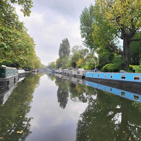 Lovely Canal Boat In Little Venice For Family & Friends London Kültér fotó